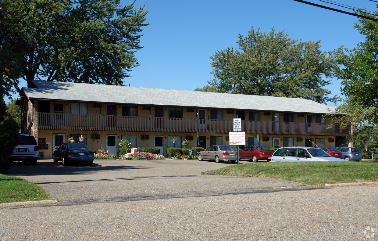 Primary Photo - Tremont Apartments