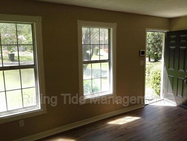 Foto del edificio - 6109 Shady Ln