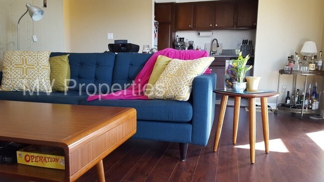 Foto del edificio - 615 Stratford Ct