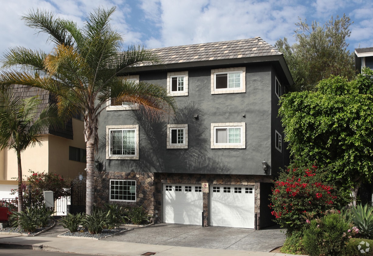Primary Photo - Windsor Luxury Rental Condominiums