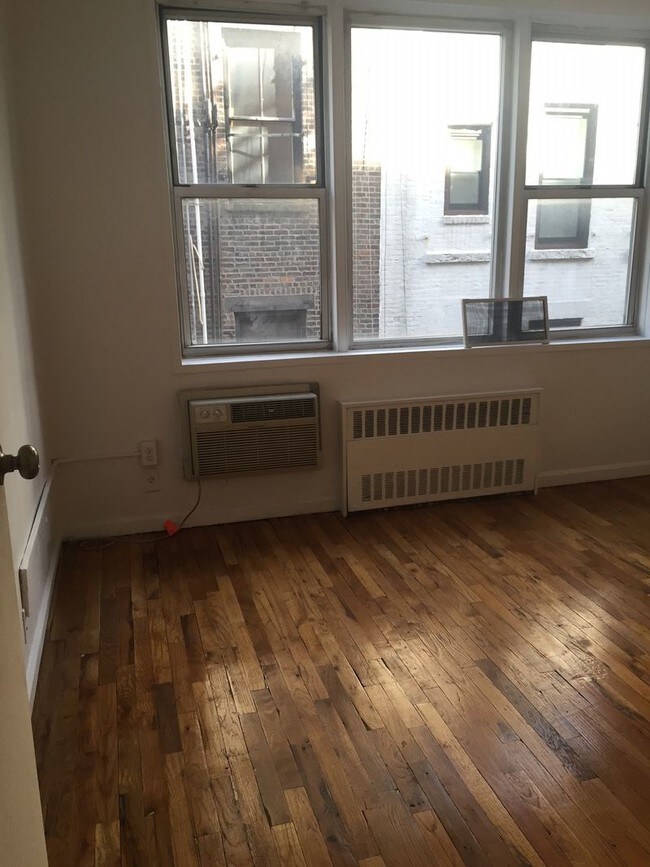 Foto del edificio - 190 Thompson St