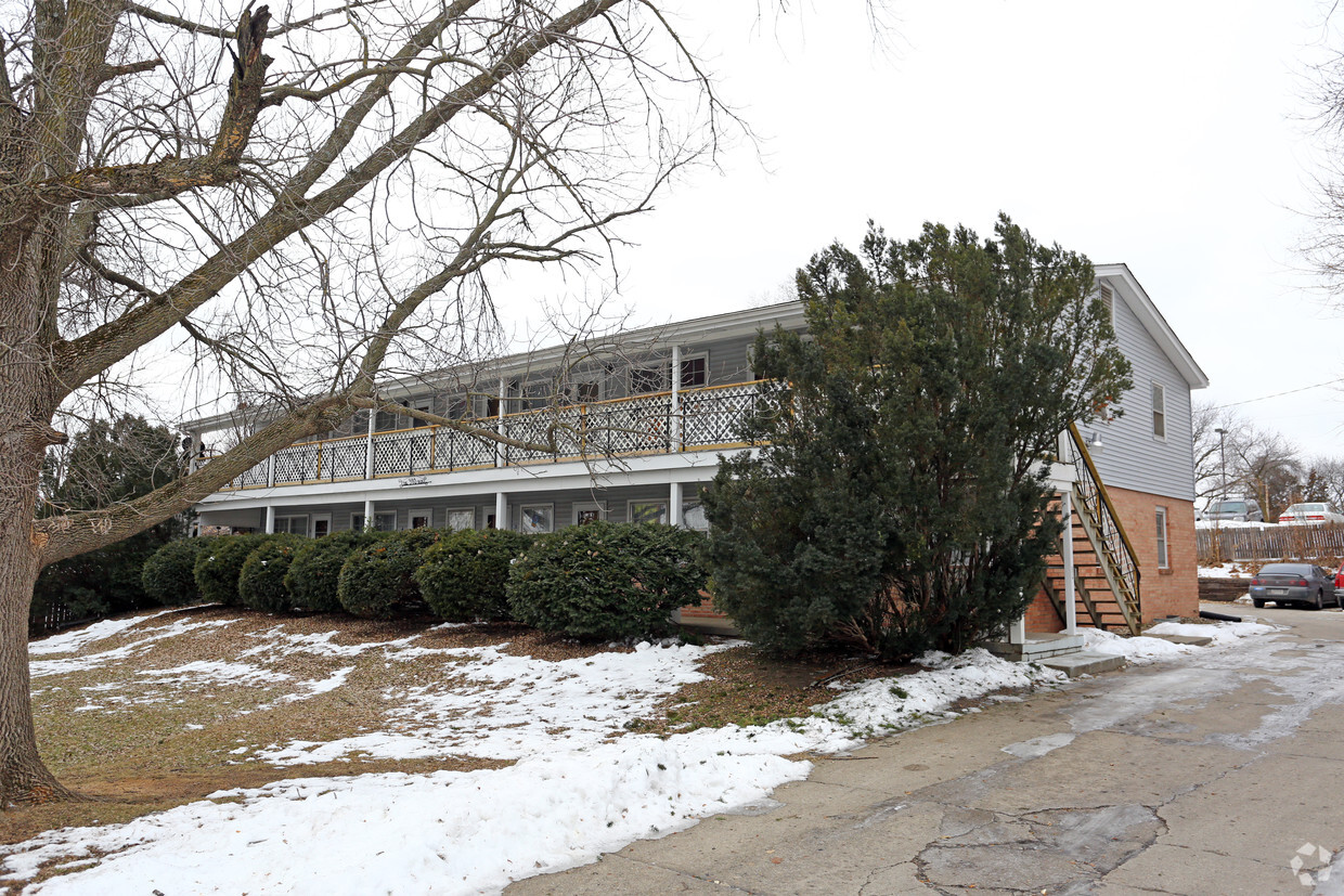 Building Photo - 910 9th St