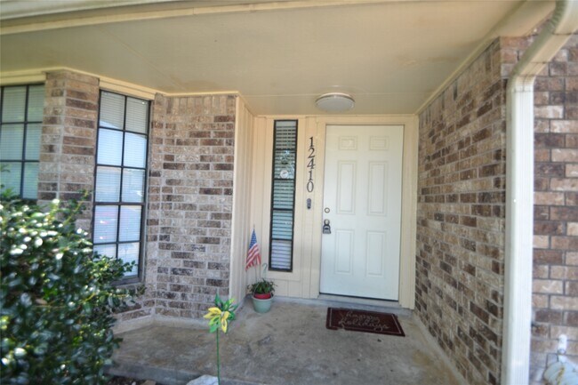 Foto del edificio - 12410 Meadow Briar Dr