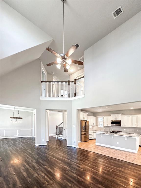 Foto del edificio - 14615 Saratoga Ln