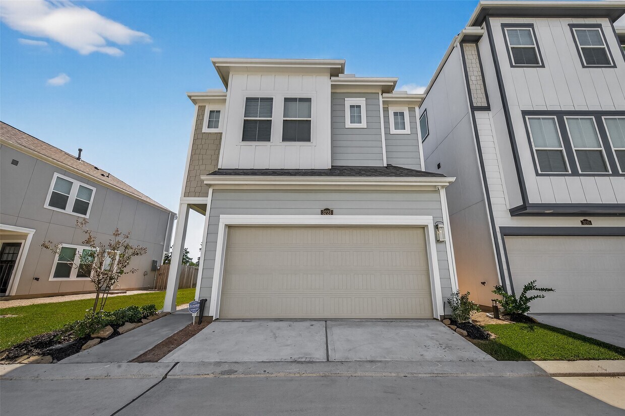 Foto principal - 3223 Cedar Dawn Ln