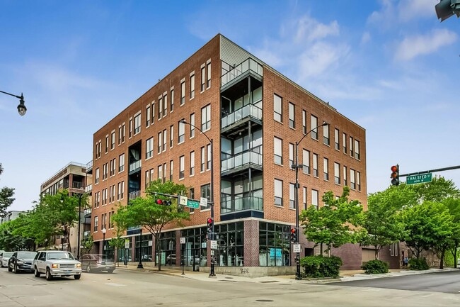 Building Photo - 1610 S Halsted St