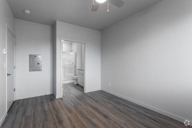 2BR, 2BA - 1,045 SF - 5 Points Apartments