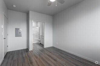 2BR, 2BA - 1,045 SF - 5 Points Apartments