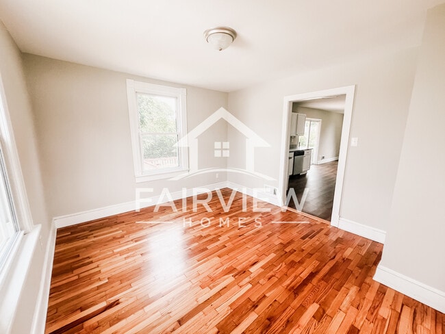 Foto del edificio - 3239 Mayflower Dr