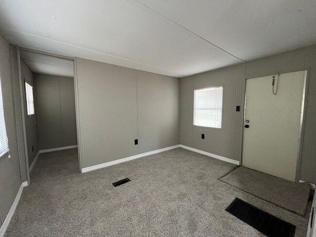 Building Photo - 12617 Palm Lake View