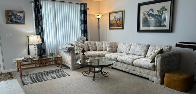 Building Photo - 415 Saxony Way