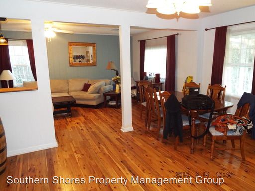 Foto del edificio - 1451 Woodview Ln
