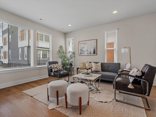 Foto del edificio - 4201 Bryant Terraces Dr