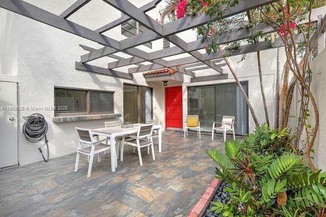 Foto principal - 4732 SW 67th Ave