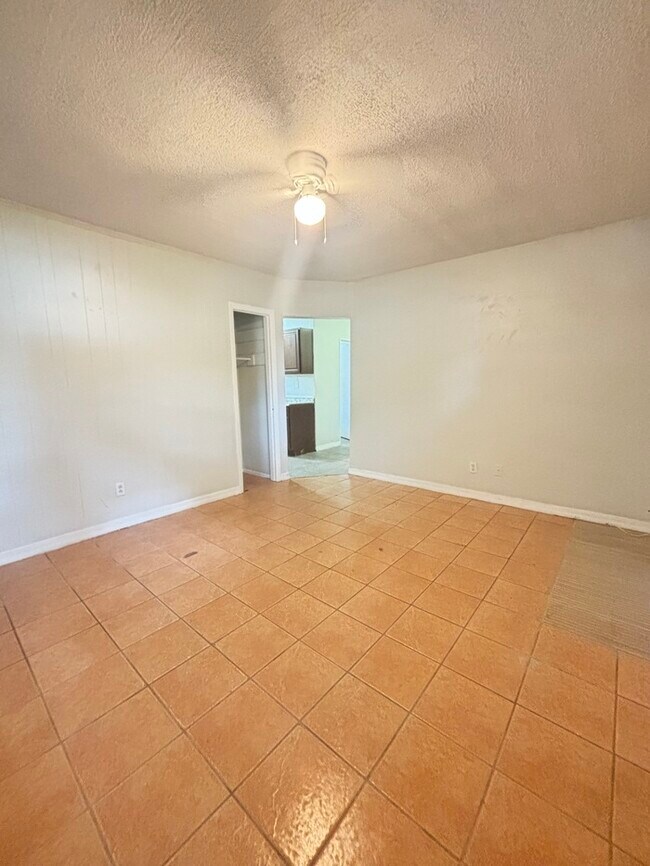 Foto del edificio - 15424 Waverly St