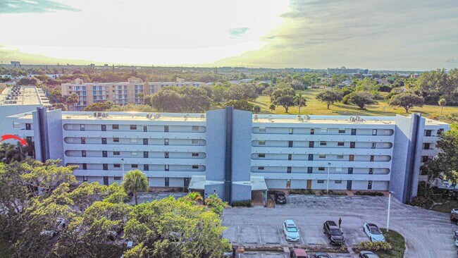 Foto del edificio - 5301 NW 2nd Ave