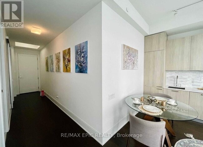 Photo du bâtiment - 50A-4750 Charles St E