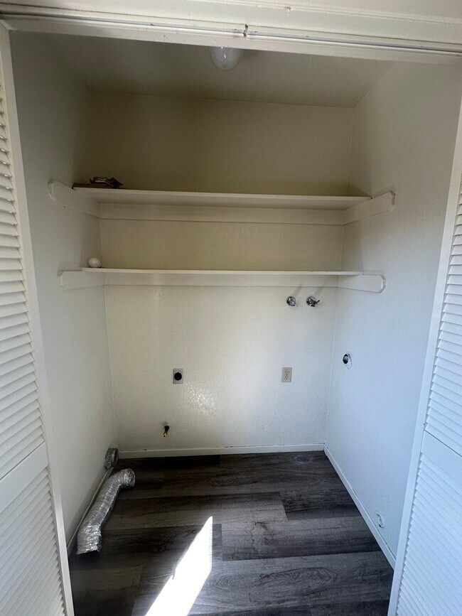 Building Photo - 7800 Westfield Rd