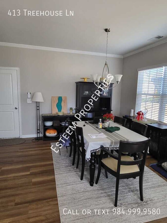 Foto del edificio - 413 Treehouse Ln