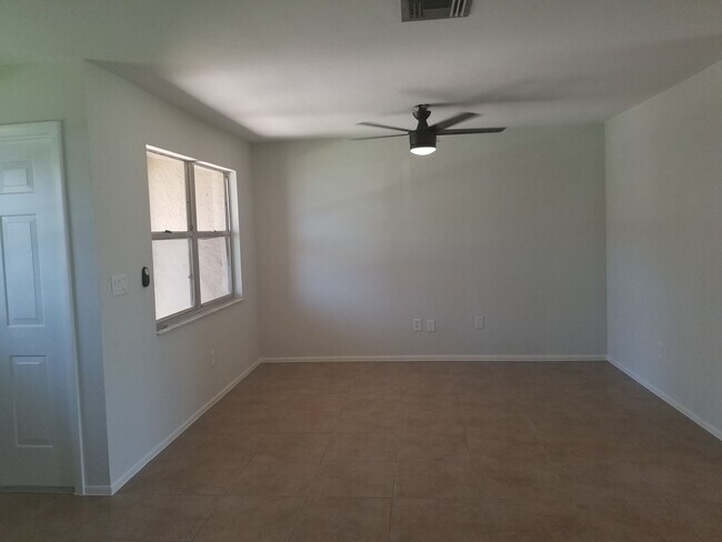 Foto del edificio - 1102 SE 8th Terrace