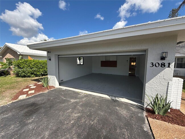 Building Photo - 3081 NW 103rd Ln