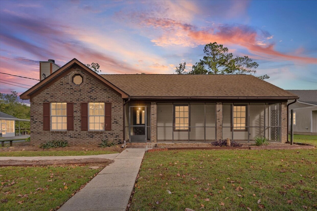 Foto principal - Charming Fairhope Home for Rent – Convenie...