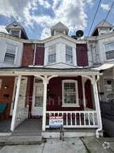 Building Photo - 830 Prangley Ave