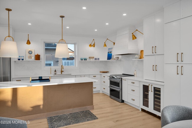 Building Photo - 29 4th Ave