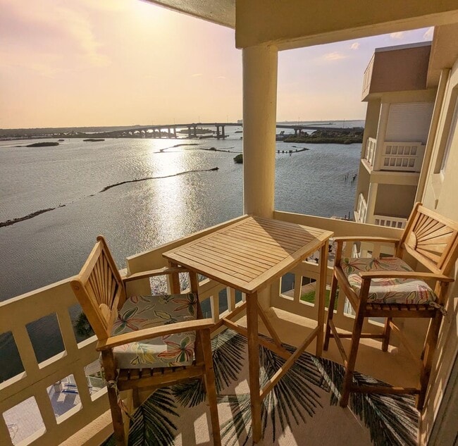 Building Photo - Fully Furnished Admiralty Club Riverfront ...