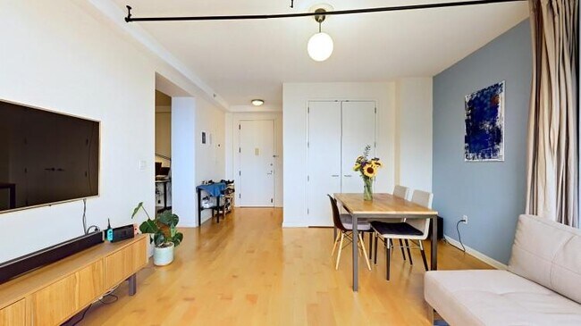Building Photo - 1 bedroom in Long Island City NY 11101