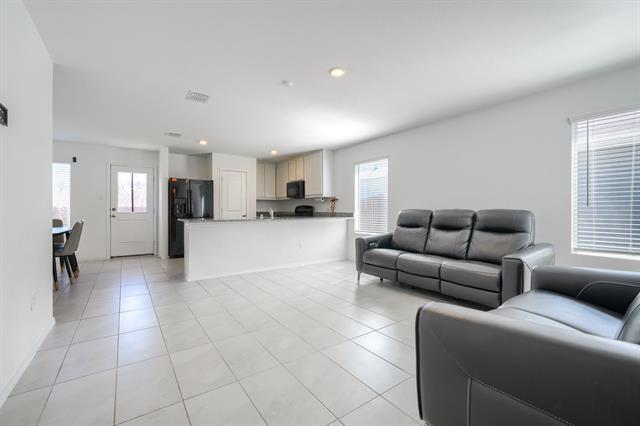 Foto del edificio - 1799 Courage Crk