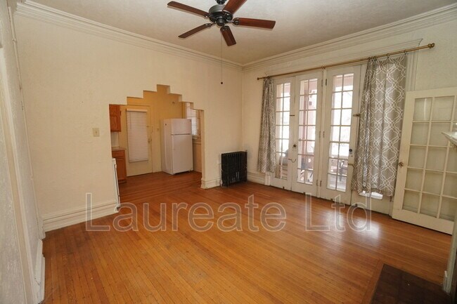 Foto del edificio - 834 N Clarkson St