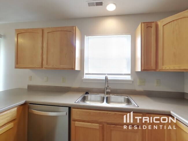 Building Photo - 9710 Treyburn Green Way