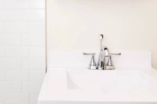 Foto del edificio - 2151 N Fremont St