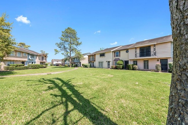 Building Photo - 6979 Chasewood Dr
