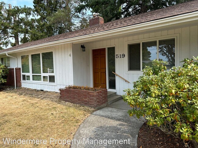 Foto del edificio - 3 br, 3 bath House - 519 Clark Rd