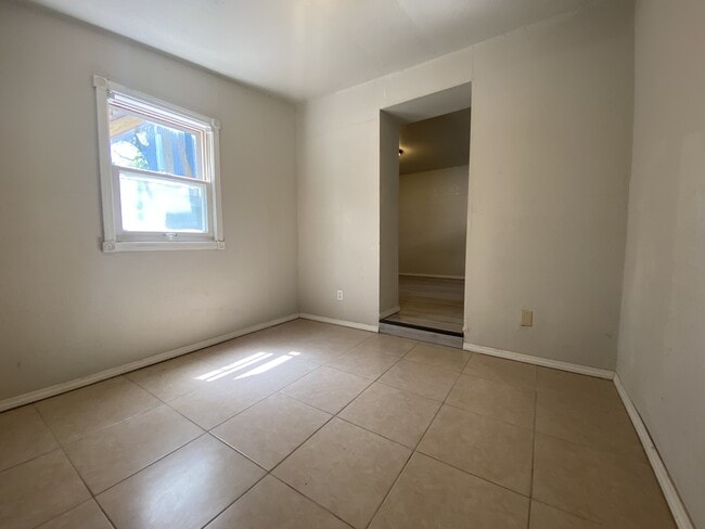 Photo - 474 Elm Ave House