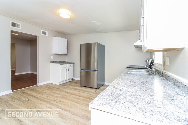 Foto del edificio - 1328 Eason St NW