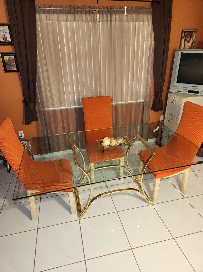 Foto del edificio - 6870 NW 29th Ct