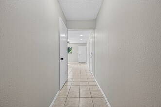 Building Photo - 7230 Oak Village Dr