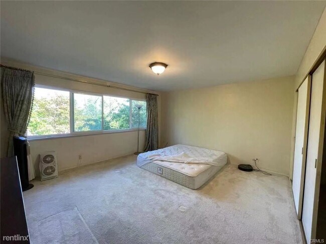 Building Photo - 5 br, 3 bath House - 1420 Kensington Dr