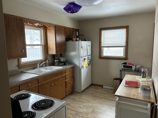 Kitchen - 720 W Maple St