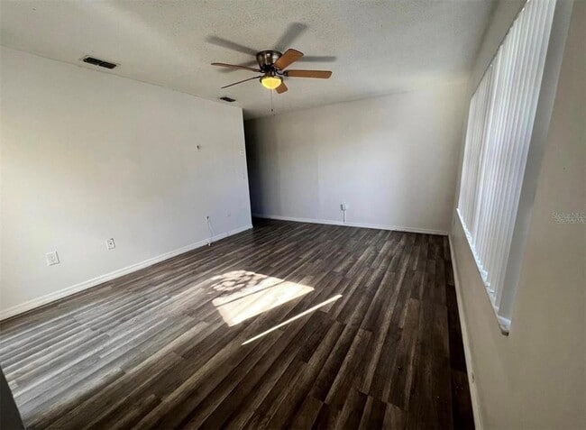 Foto del edificio - 1089 Woodman Way