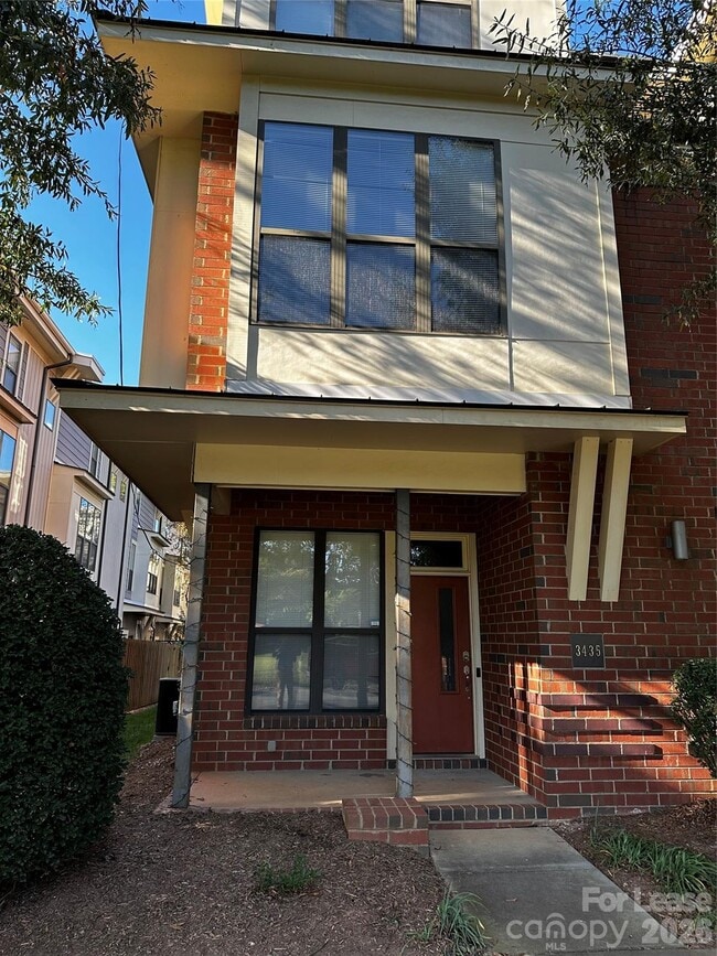 Building Photo - 3435 Spencer St