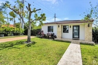 Building Photo - 6500 SW 38th St
