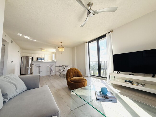 Building Photo - 651 Okeechobee Blvd