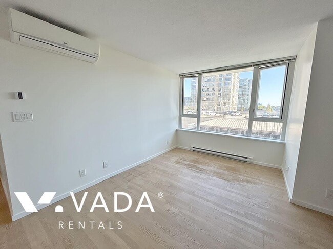 Building Photo - Quintet 1 Bed Apartment Rental 806-7979 Fi...