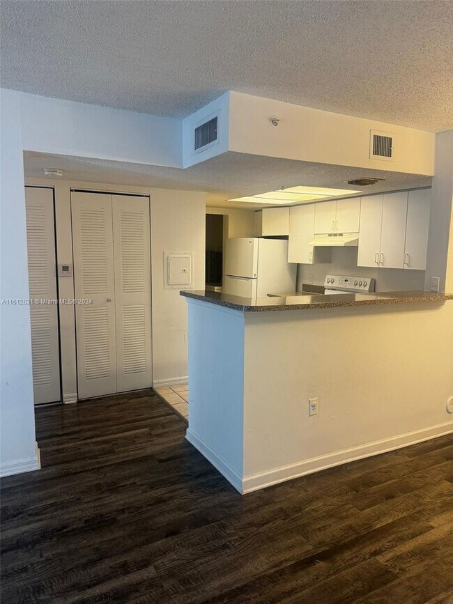 Foto del edificio - 5035 Wiles Rd