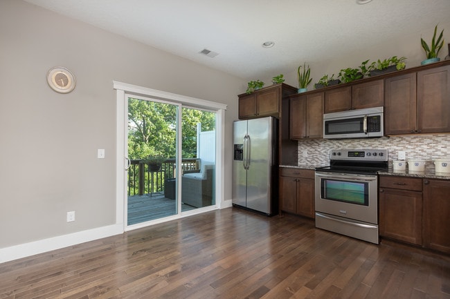 Foto del edificio - 723 Cox Ct