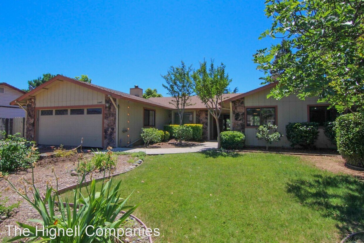 Foto principal - 3 br, 2.5 bath House - 1147 Pineland Dr.